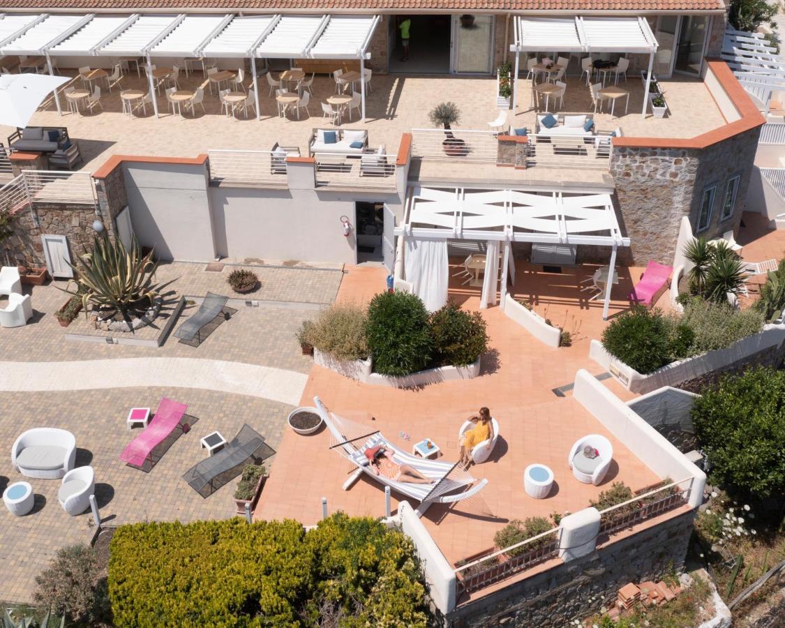 Hotel Arenella Джилио Порто Екстериор снимка