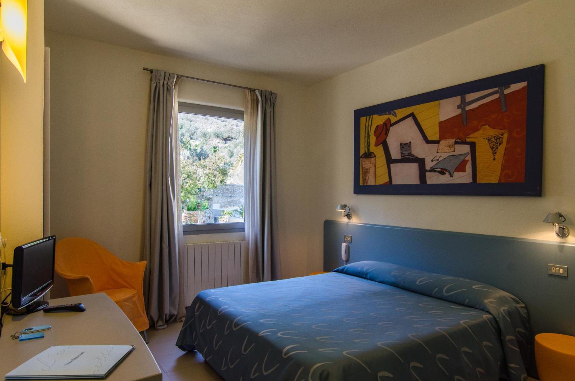 Hotel Arenella Джилио Порто Екстериор снимка