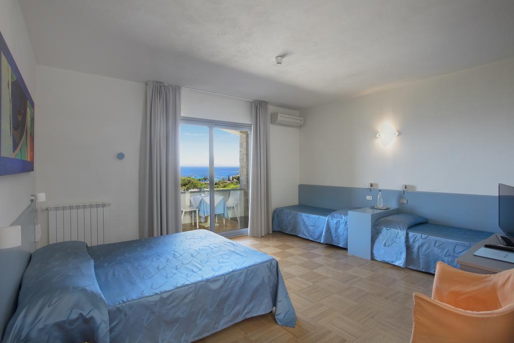 Hotel Arenella Джилио Порто Екстериор снимка