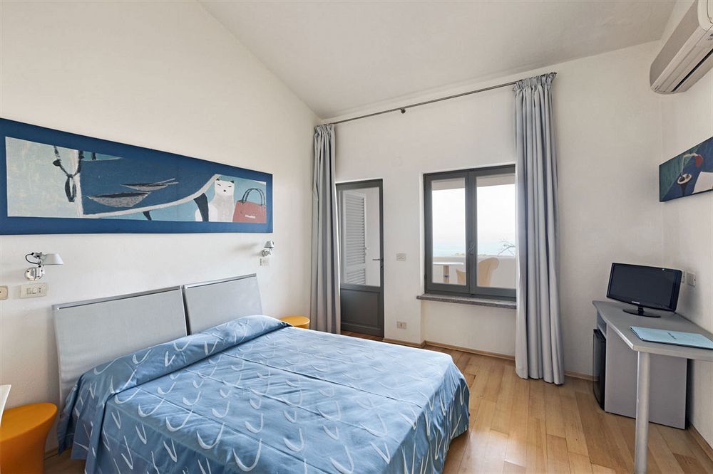 Hotel Arenella Джилио Порто Екстериор снимка